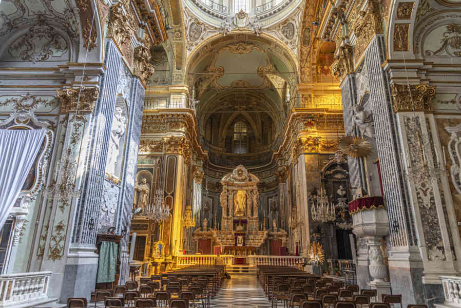 Italia - Génova 099 - iglesia de los Santos Víctor y Carlos.jpg